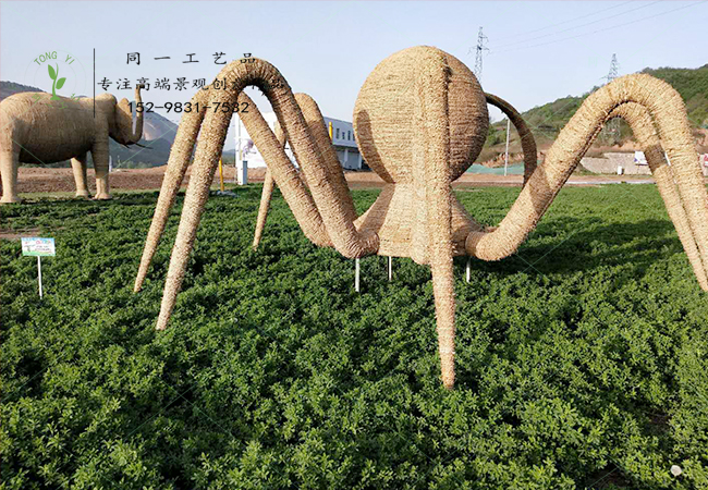 大型草雕章魚造型